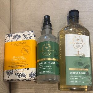 L'OCCITANE Yellow Douceur Immortelle Soap & Aromatherapy Set